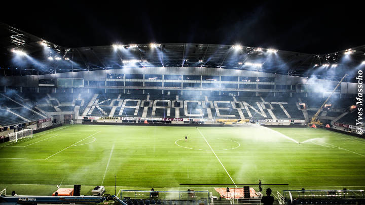  Philips Lighting sorgt in der Ghelamco Arena (Belgien) für eine klare Sicht für Spieler und Zuschauer