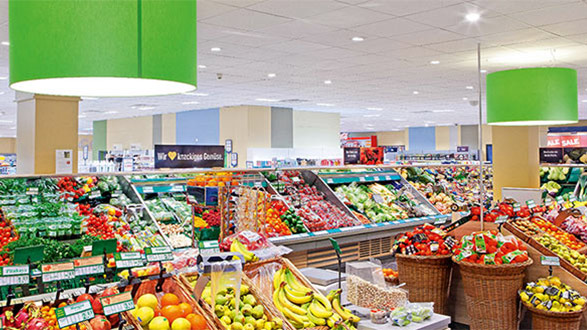 Philips Leuchten mit PerfectAccent Reflektoren sorgen für eine optimale Beleuchtung des Edeka Supermarkts