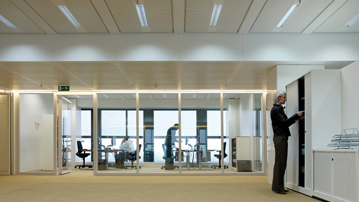 Bürobereich mit dynamischer Beleuchtung von Philips 