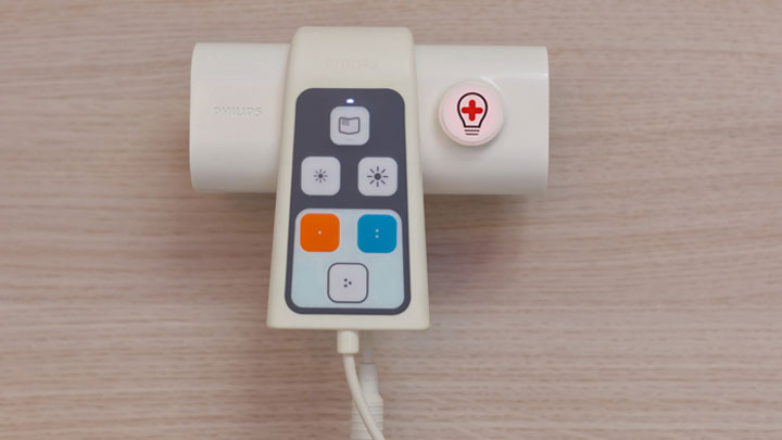 Bedienelemente von HealWell im Patientenzimmer