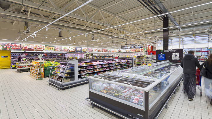 Einsparungen von bis zu 20 % durch Beleuchtung, die sich dem Tageslichtpegel anpasst.